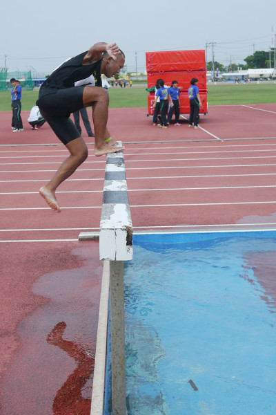 3000ｍ障害｜宮古島の民宿　あがりの宿さんさーら